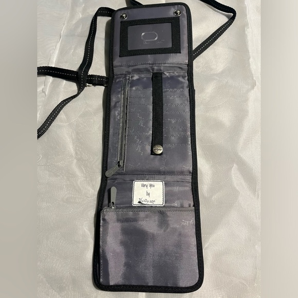 Thirty-One Tri-Fold Wrislet - Picture 6 of 6